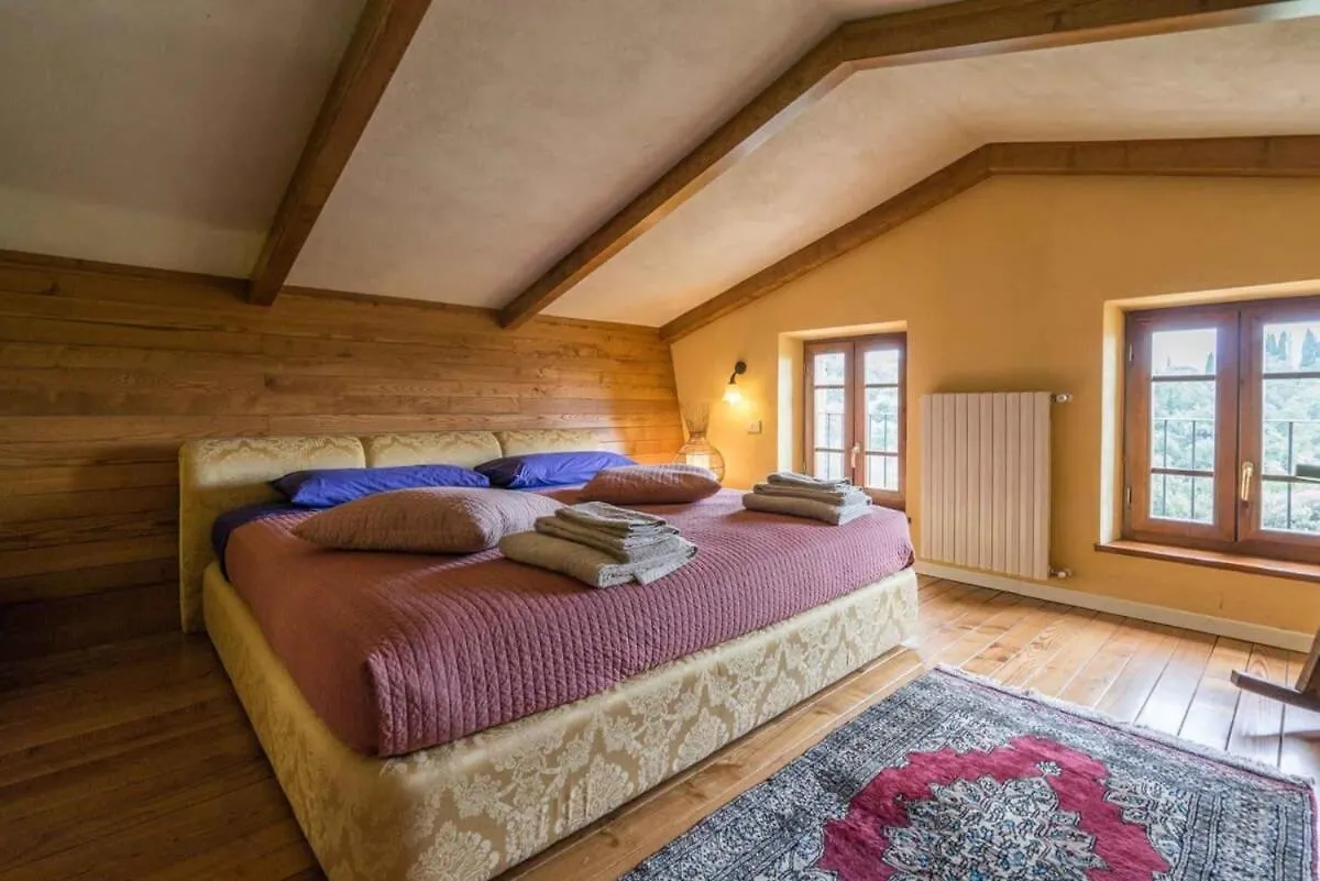 Enchanting Manor House Villa With Ancient Look 卢奇尼亚诺